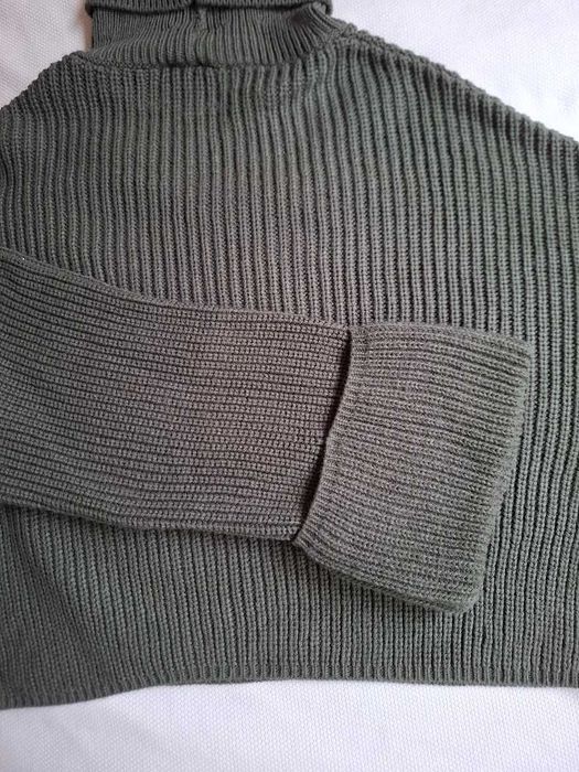 Нов пуловер NA-KD, размер M