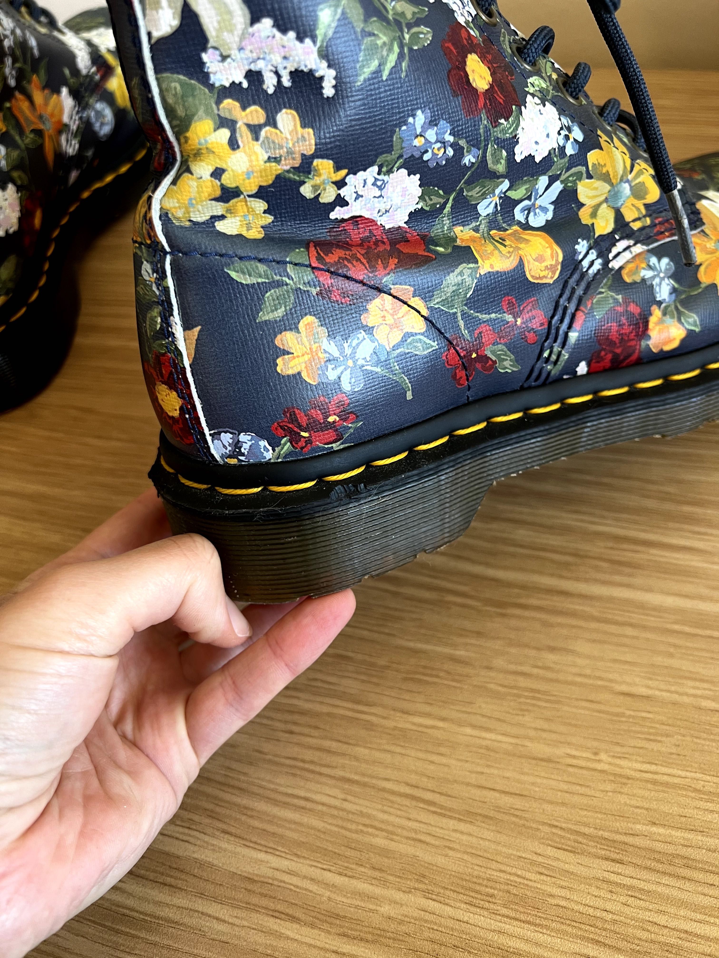 Dr. Martens флорални и цветни кубинки (на цветя)