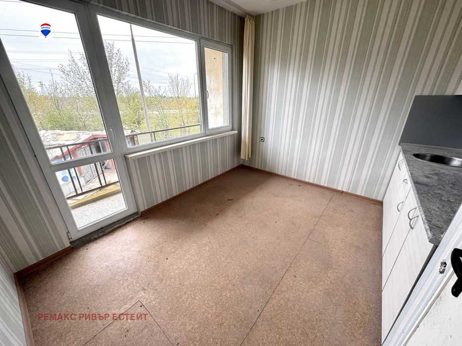 Продава се Двустаен апартамент в с. Червена вода, Област Русе - 63 кв.м за 523 €/кв.м - Снимка #3