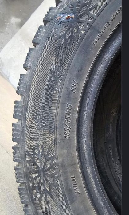 Продам зимние шины за 35000 весь комплект!