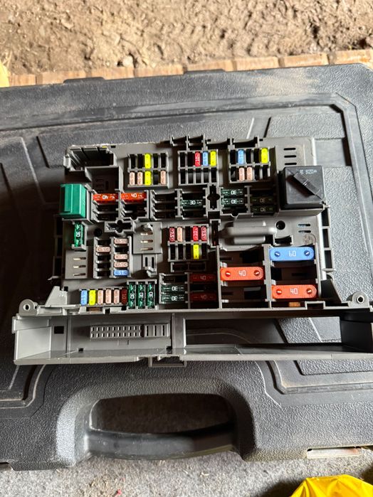 Бушонно табло за BMW е90 фейс 2011 гд