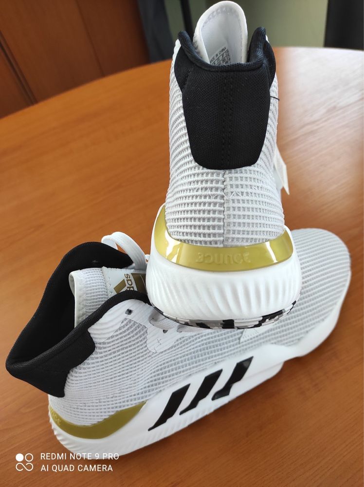 Оригинални маратонки Adidas внос от Америка