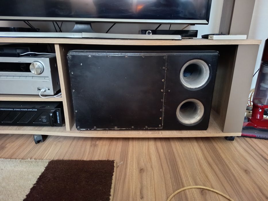 Vând subwoofer Kenwood