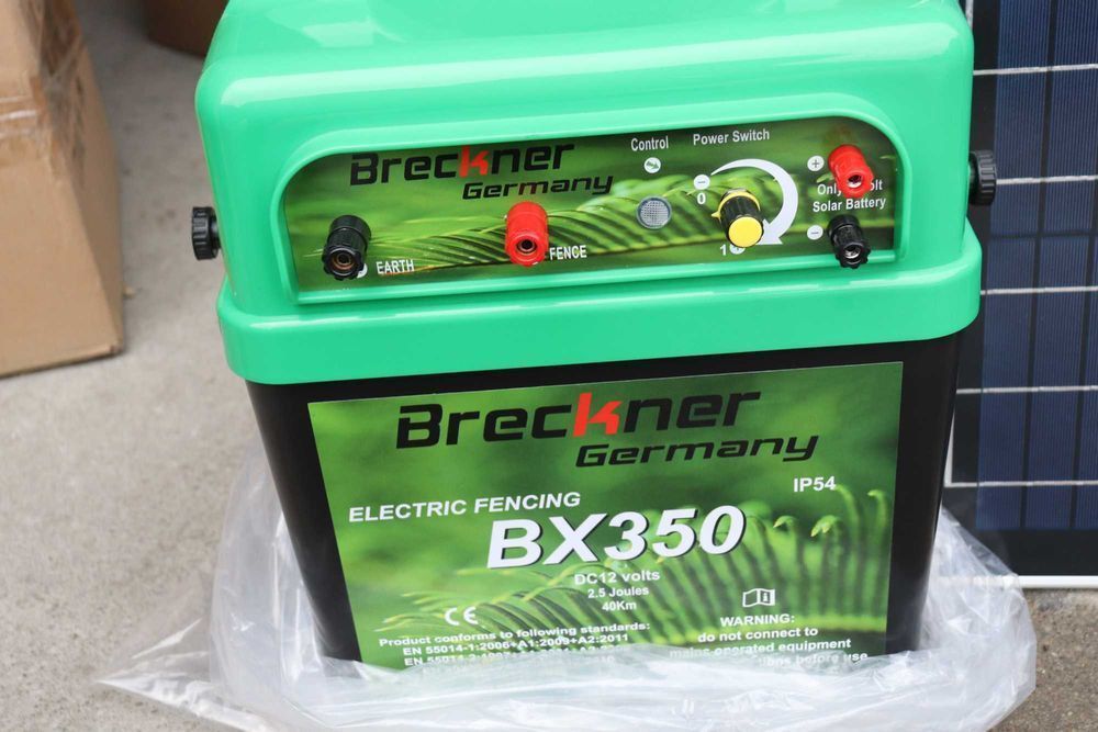 Generator impulsuri 12V 2.5 Joule 40km cu panou solar