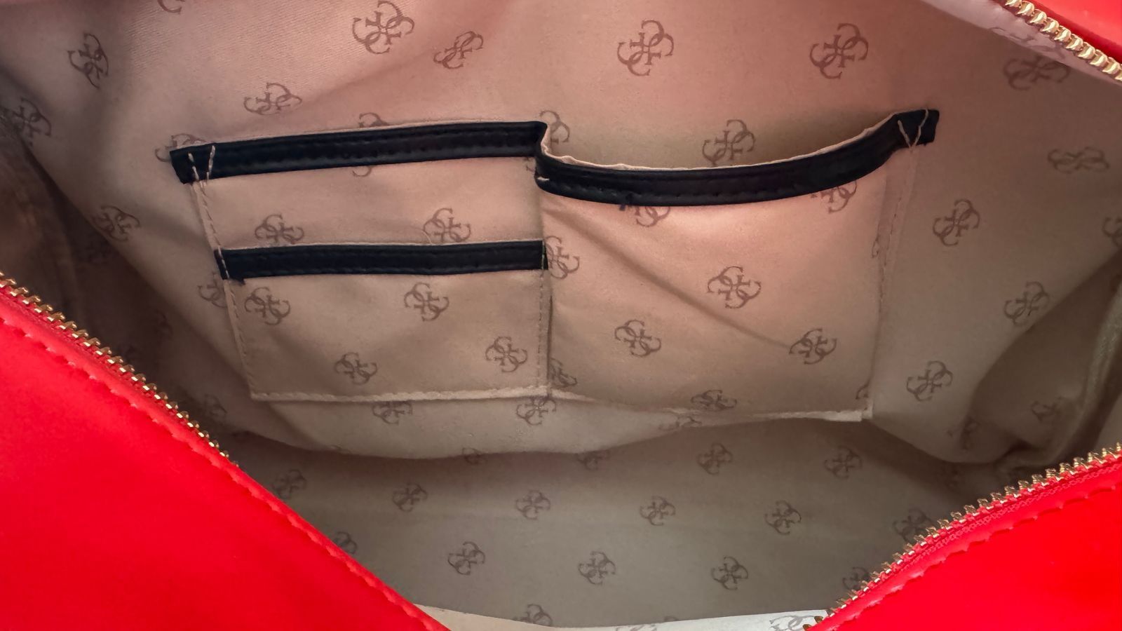 Сумка Guess красная