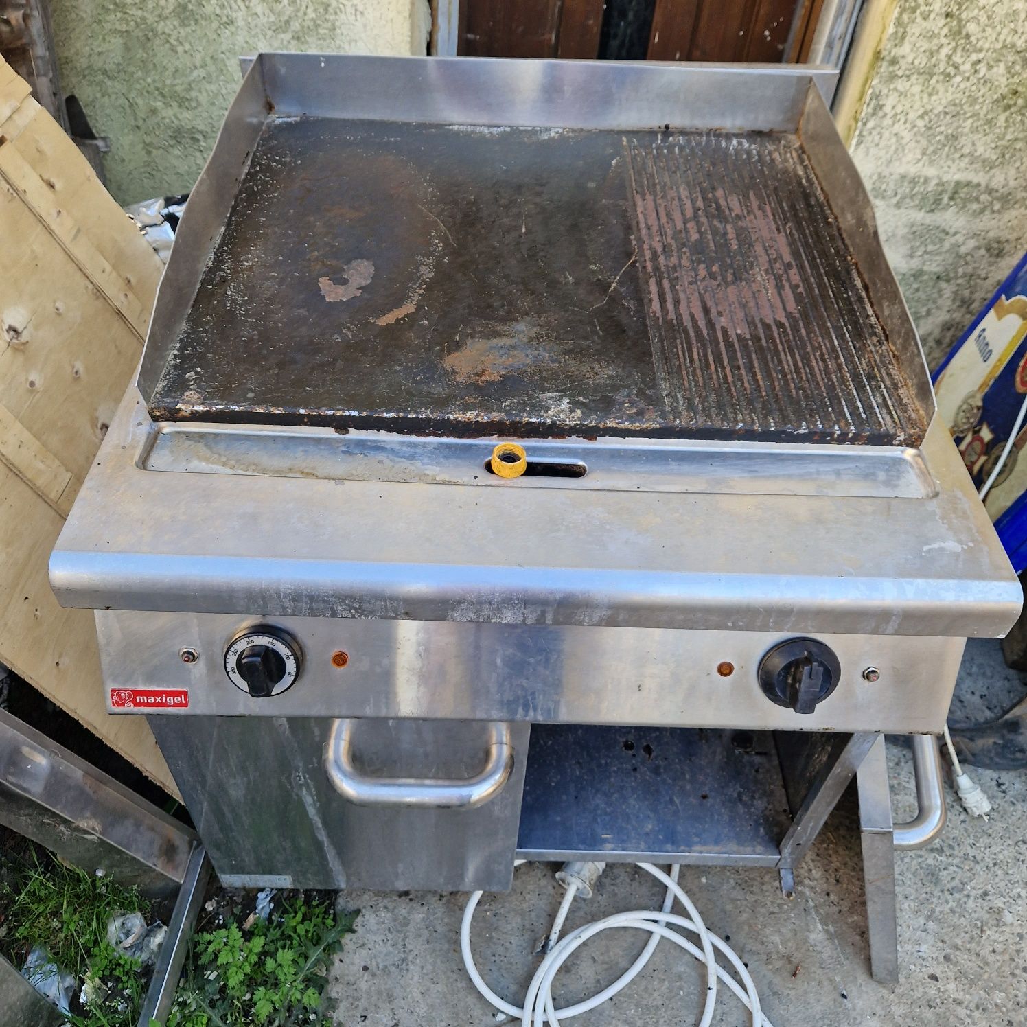 Grill electric inox neted și striat, la 380v sau pe gaz