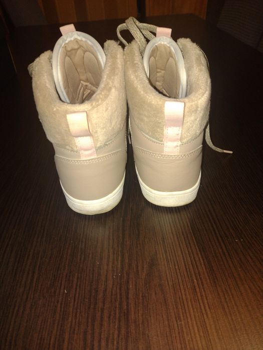 Ghetuțe îmblănite Adidas