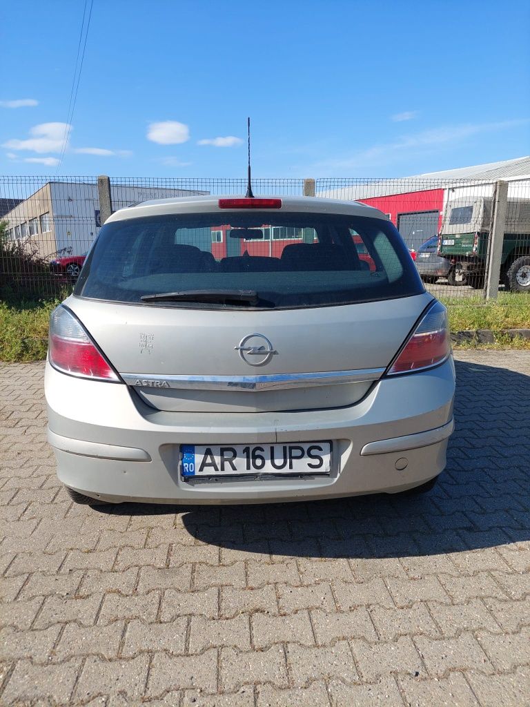 Faruri. Grila. Stopuri Opel Astra H Facelift  2010