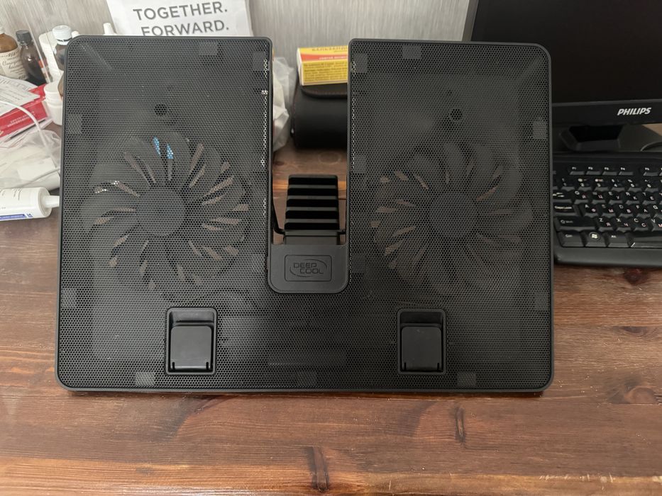 Подставка под ноутбук с охлаждением