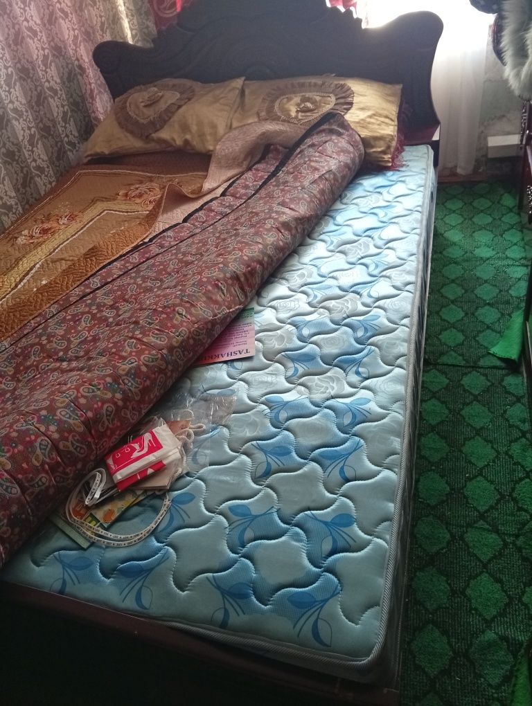 Спальные кровати