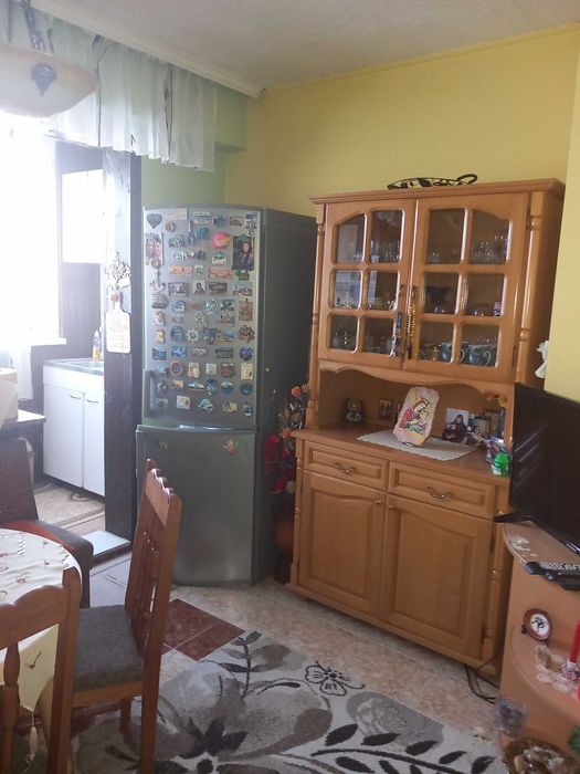 Тристаен   апартамент в Перник Изток