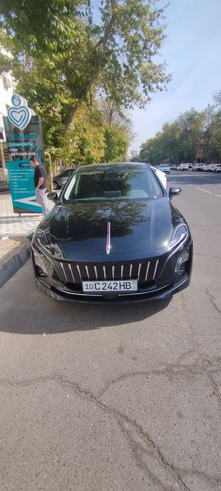 Такси,заказ авто по Ташкенту и по области. Hongqi eqm5