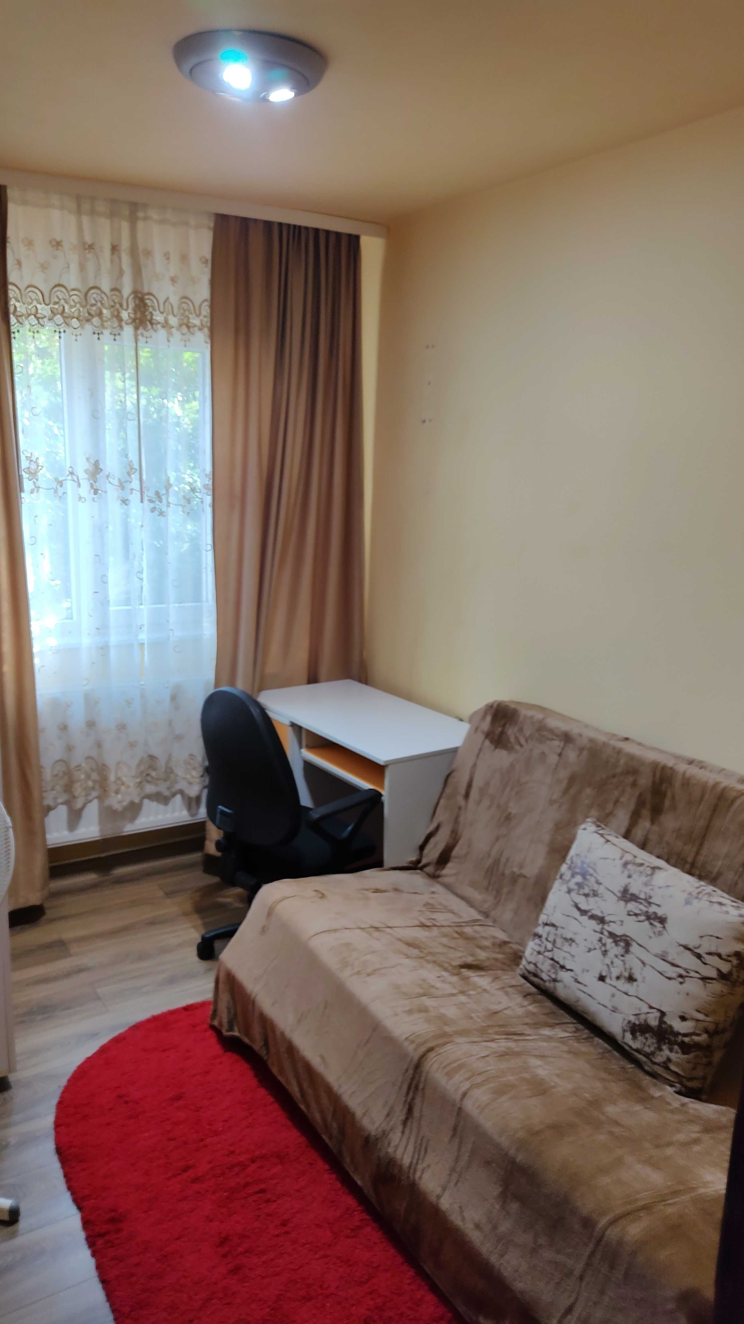 Proprietar inchiriez apartament 3 camere zona Dacia