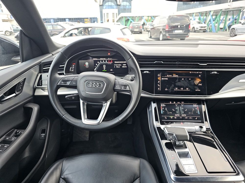 Inchirieri Masini Premium Bucuresti - Audi Q8 - benzina - automat rent