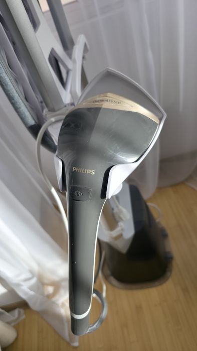 Stație de calcat vertical all-in-one AiO Philips