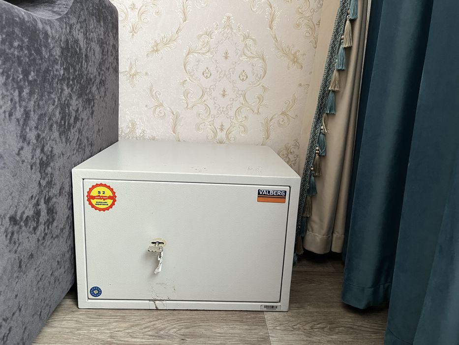 Продам сейф за 15.000