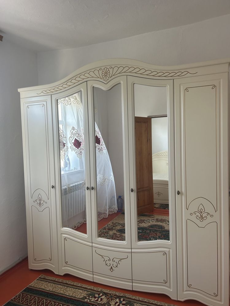 Спальный гарнитур
