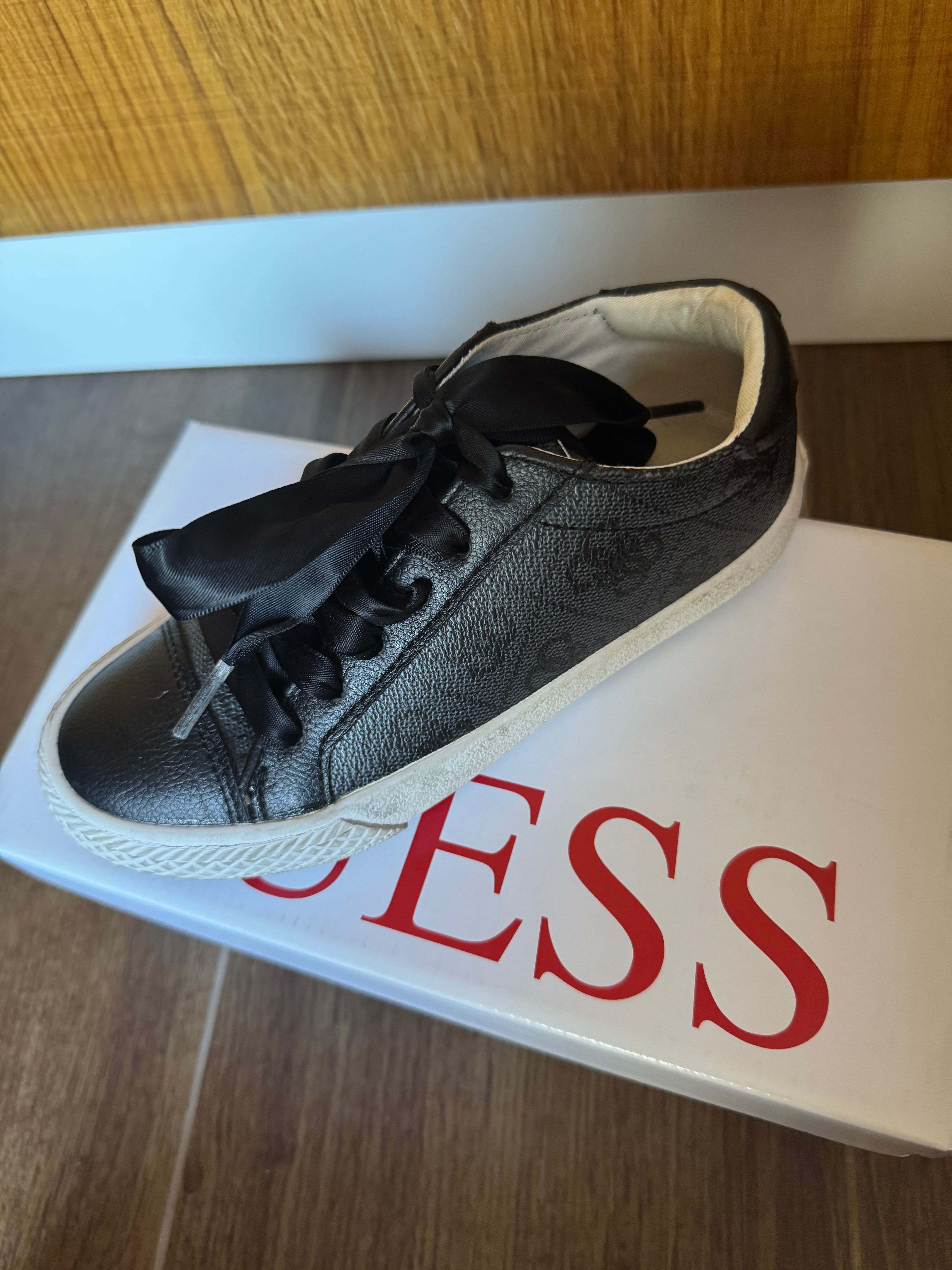 Детски обувки GUESS