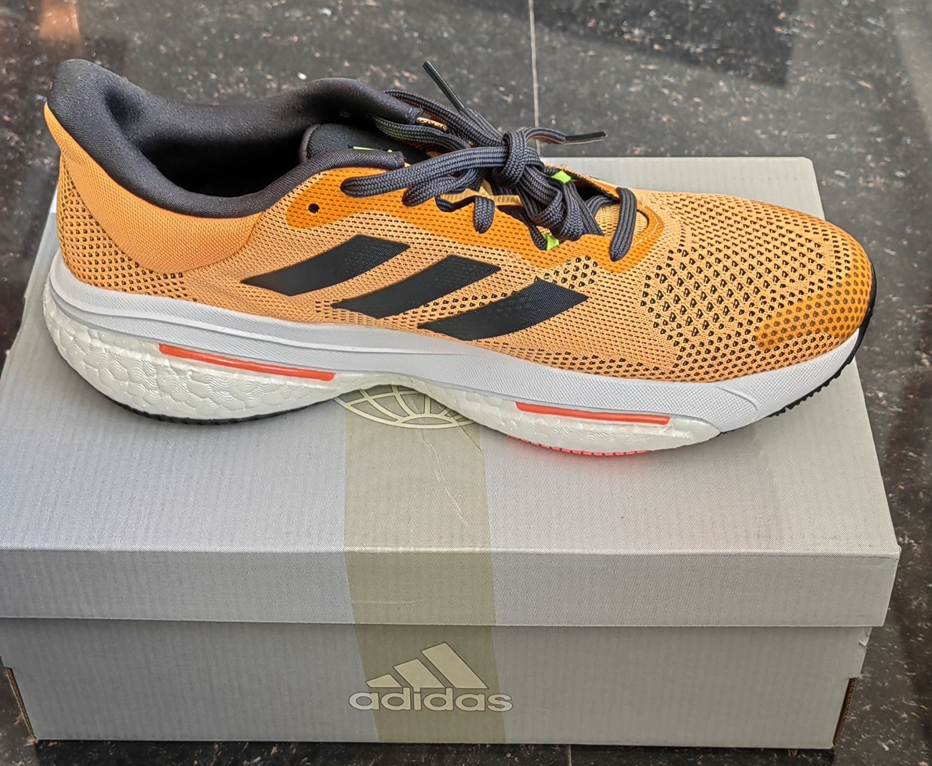 Adidas Solar Globe 5M