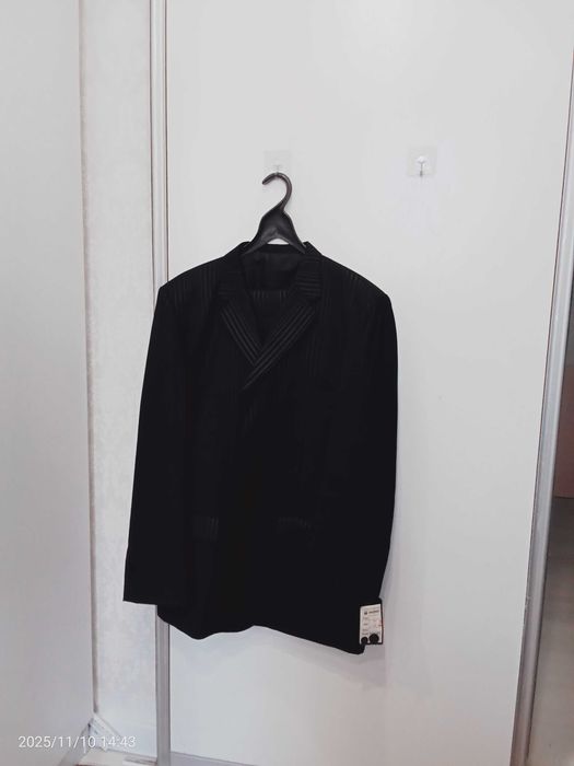 Продам костюм брюками новый хорошем состояние покупал 2025 году