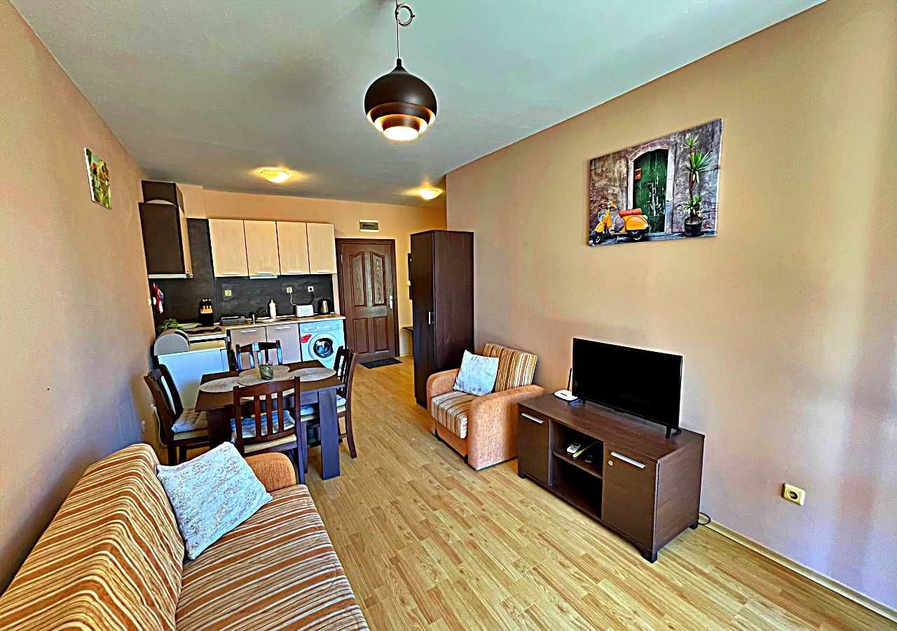 Продава се Двустаен апартамент в Свети Влас - 58 кв.м за 1087 €/кв.м - Снимка #2