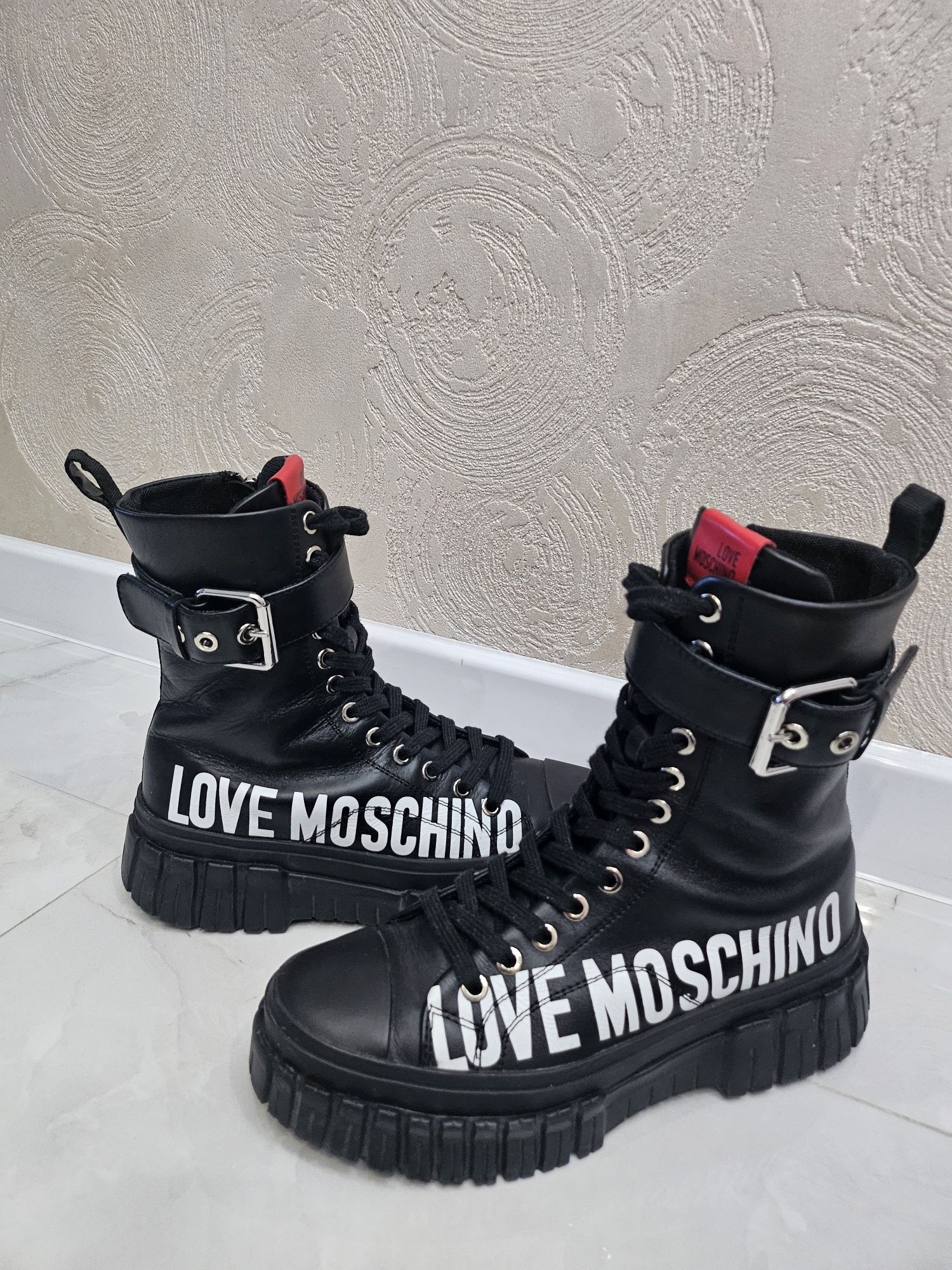 Боти Love Moschino 37