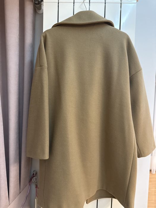Palton damă oversize – culoare camel, elegant și modern