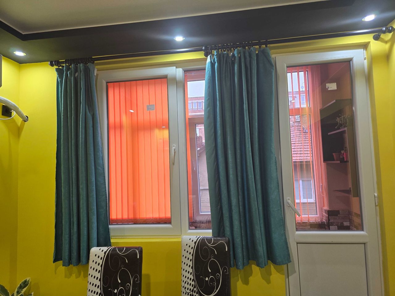 Продава се Тристаен апартамент в Монтана, Идеален център - 92 кв.м за 1552 €/кв.м - Снимка #1