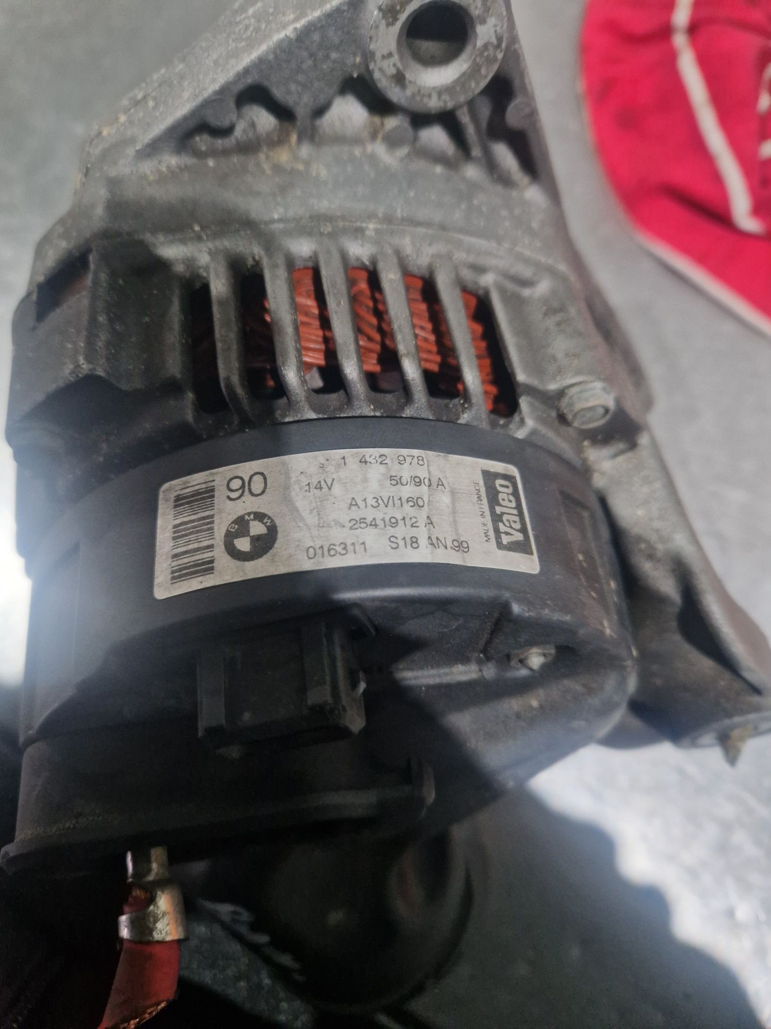 Bmw 320i  motor in 6 cilindrii an 2000 diferite piese