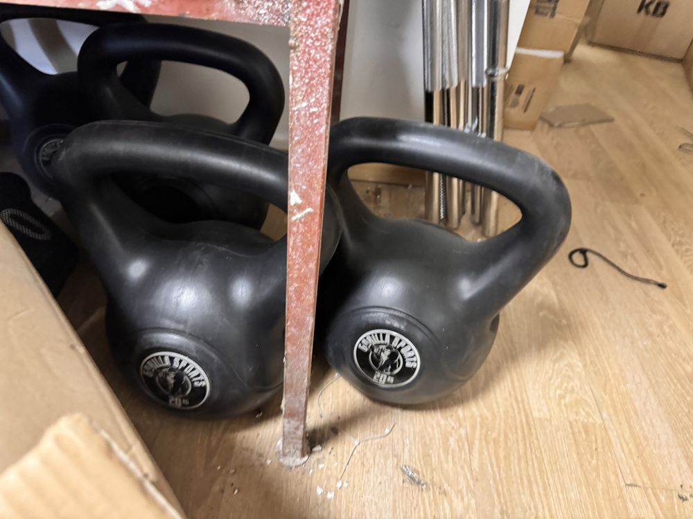 Kettlebell 20 kg noi made in Germany pret 200 ron bucata