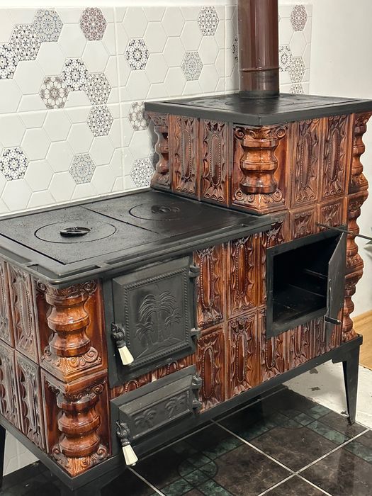 Soba de teracota cu plita tip cizma folosita ft. putin