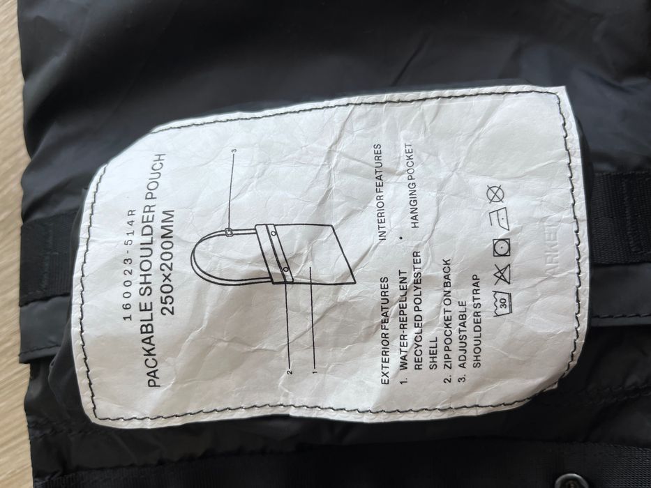 Чанта ARKET - черна