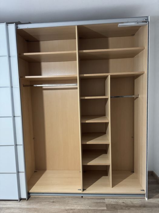 Dressing/ Dulap 330/220/68 cm 2 usi culisante sticla alba