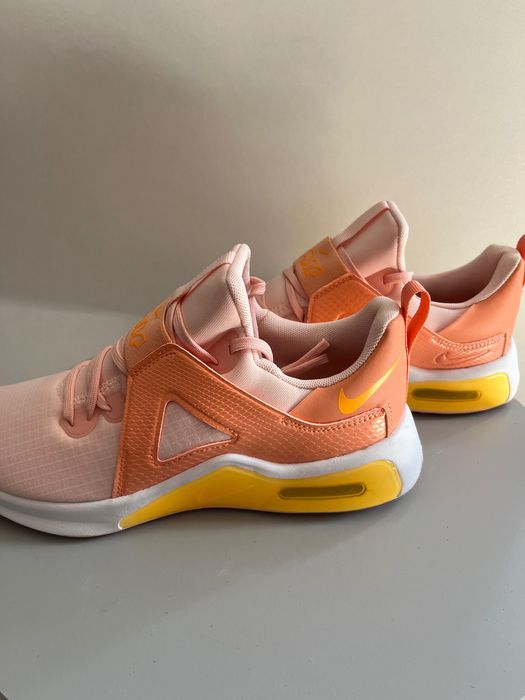Нови маратонки Nike