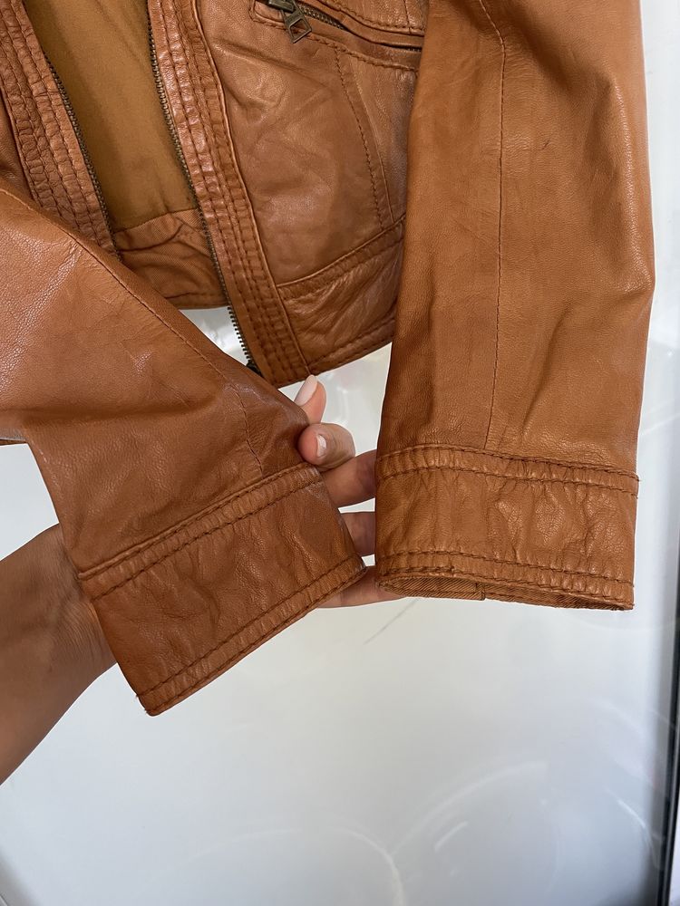 Jacheta BERSHKA piele naturala masura M culoare caramel