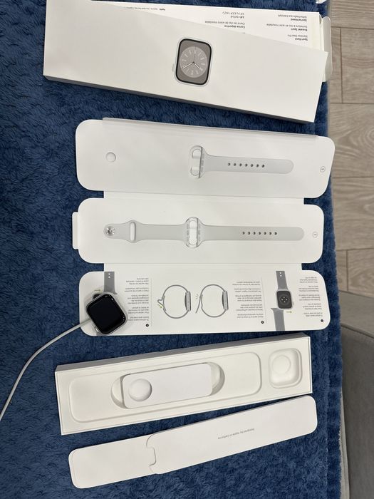 Apple Watch Series 8 Silver 41mm — в отличном состоянии