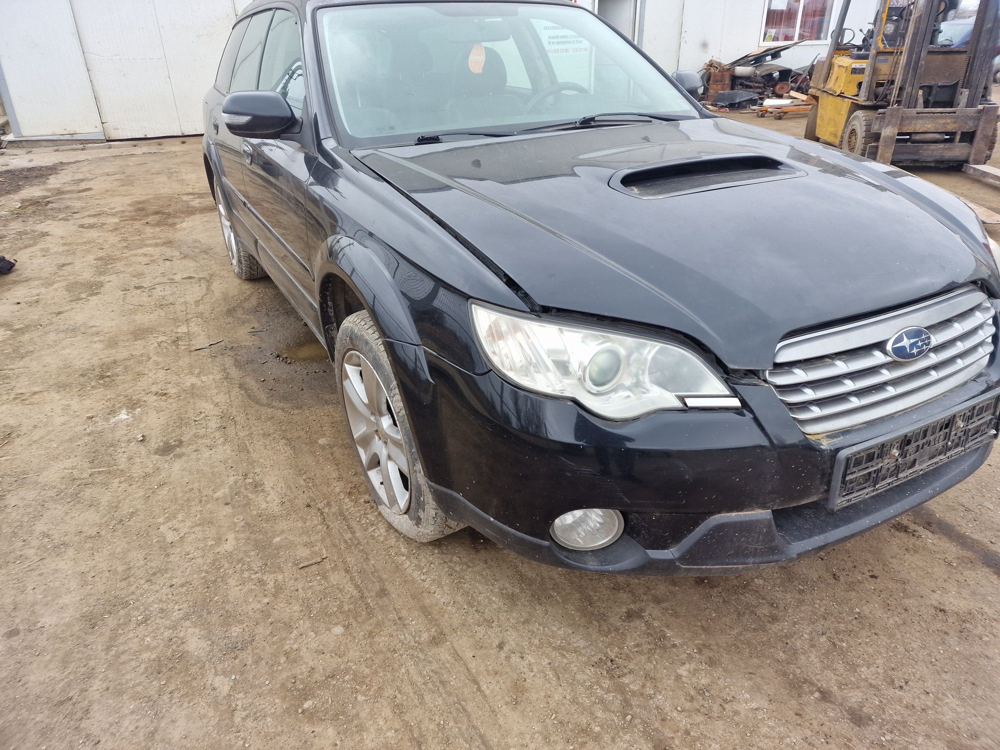 Dezmembrez Subaru Outback 2.0d