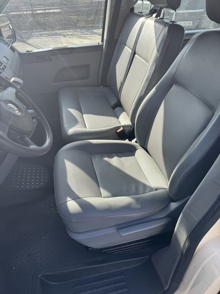 VW T5 AUTOMATIC 8+1 Transporter 2,5 TDI fabr 2008 stare perfecta