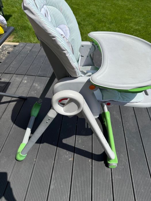 Scaun de masa Chicco cu 2 huse noi