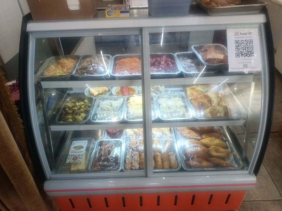 Витриннный холодильник