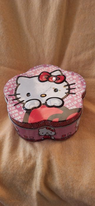 Set 6 cutii metalice cu capac!