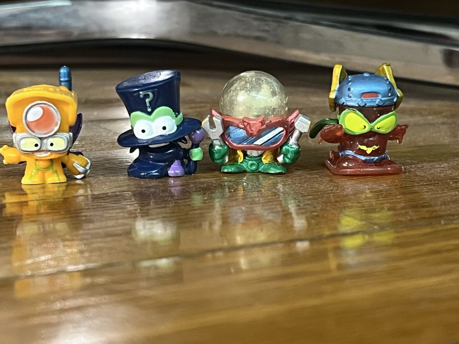 Set super zings figurine, masinute