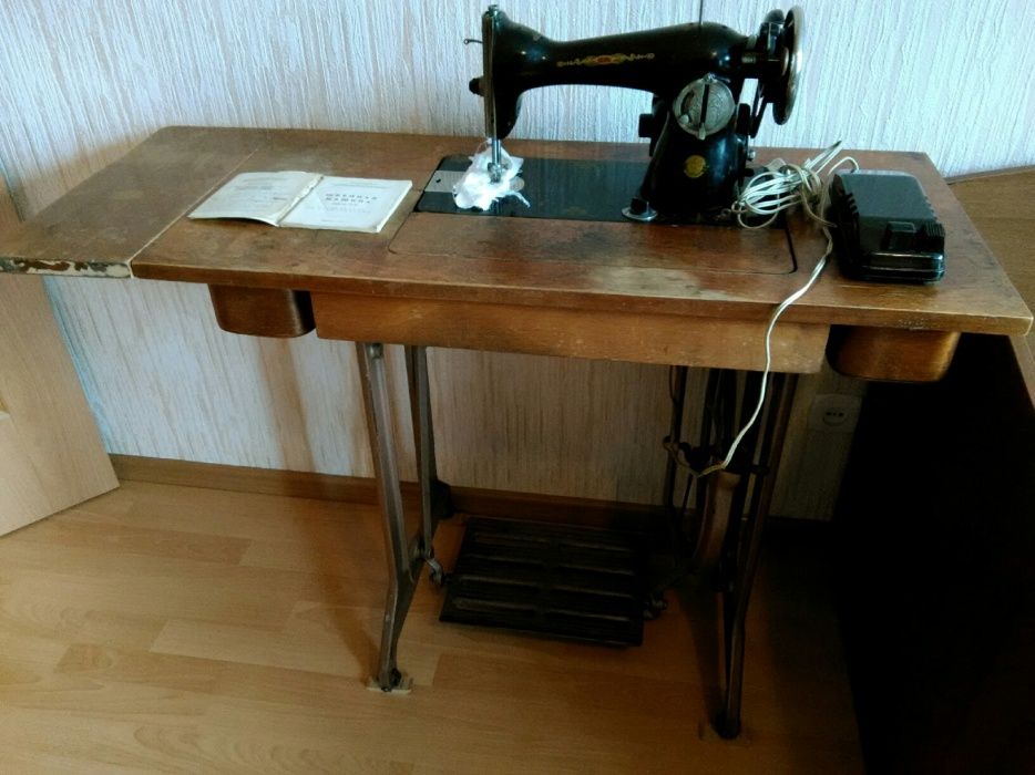 Продам швейную машину.