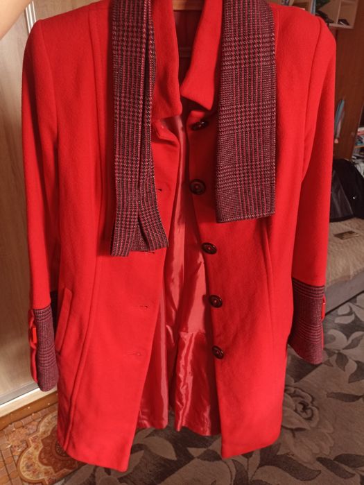 Продам женское пальто