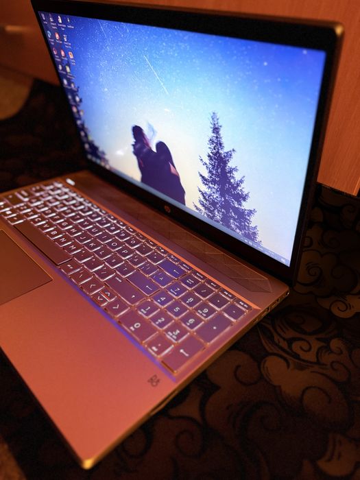 Laptop HP Pavilion i5 / 8 GB RAM / SSD 237 GB