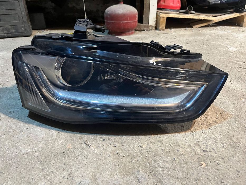 Far dreapta Bixenon adaptiv Audi A4 8k facelift 2015