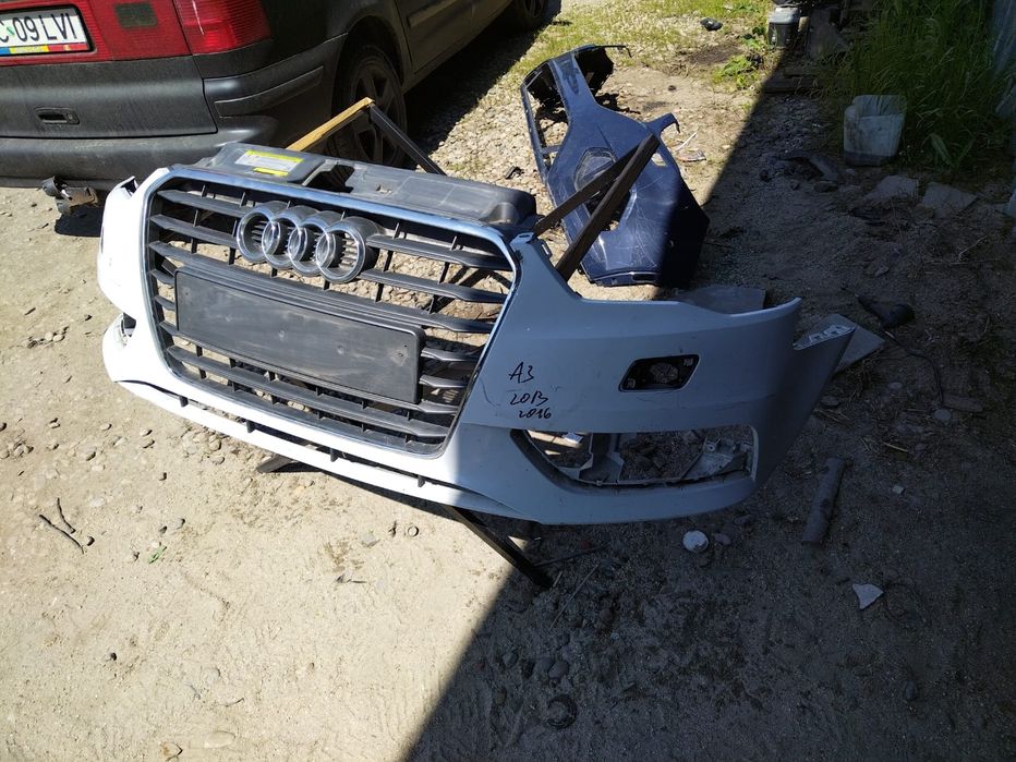 Bara fata audi a3 8V cu grila centrala