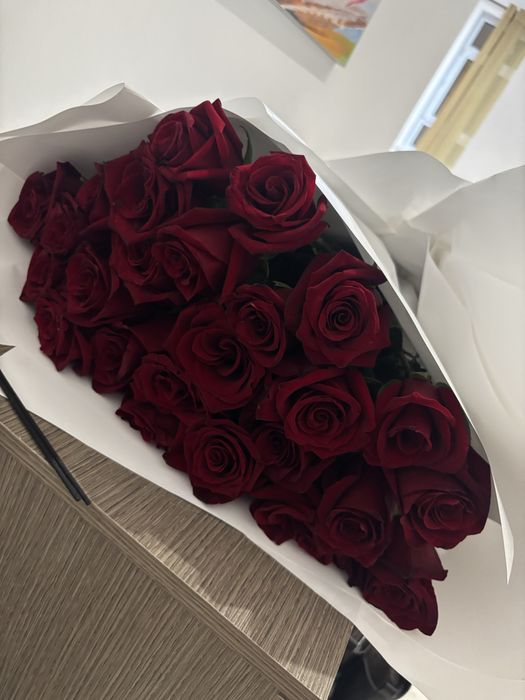 Цветы розы 25шт метровые