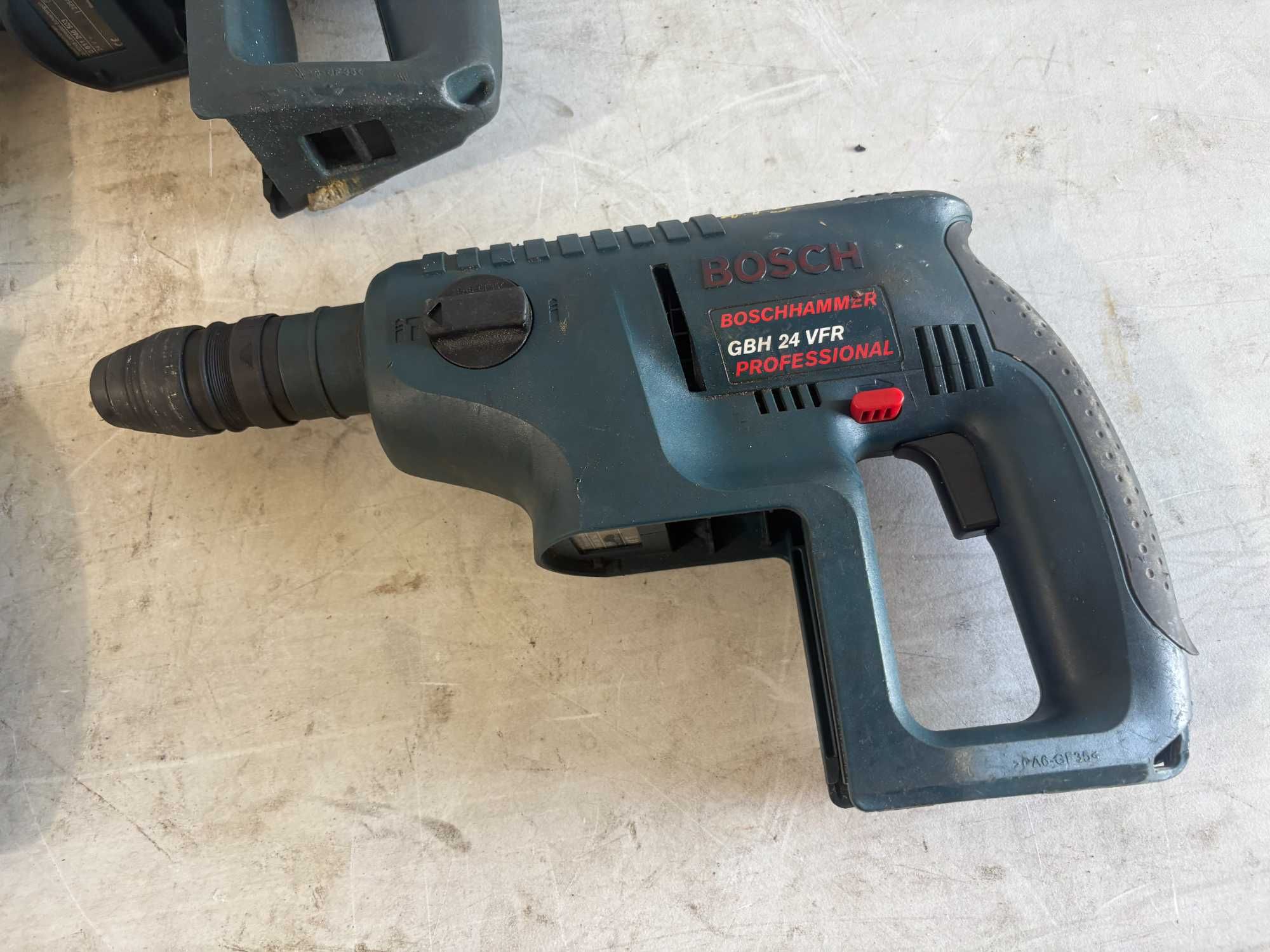 Перфоратор - Bosch 24 V (solo)