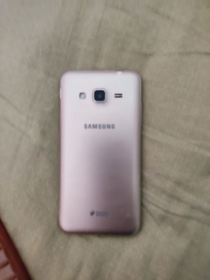 Telefon Samsung J3